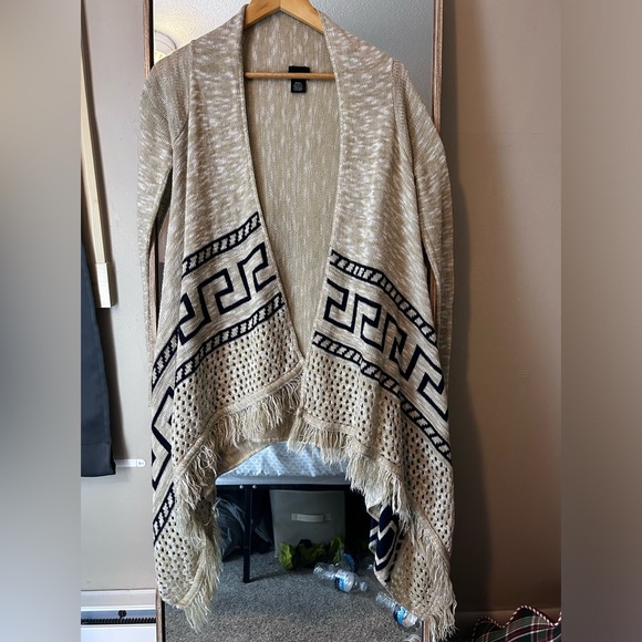 Long Sleeve Knit Fringe Rue 21 Cardigan Size S - Picture 1 of 4